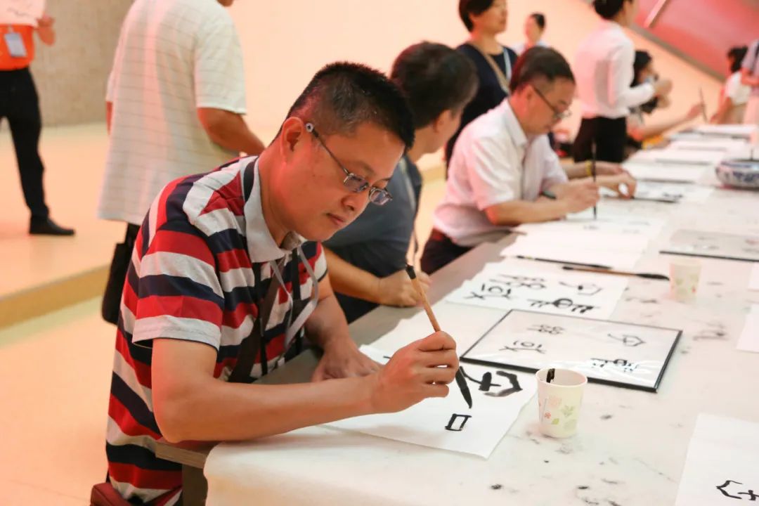 2023年台湾教师“中华历史文化研习营” 走进宝鸡青铜器博物院