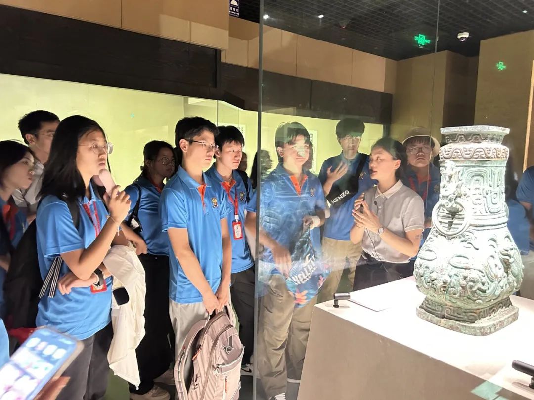 2023海外华裔青少年“中国寻根之旅”夏令营陕西营走进宝鸡青铜器博物院