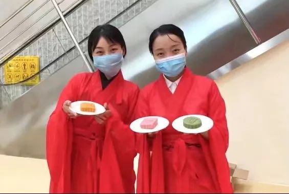中秋佳节|月圆人团圆 巧手做月饼