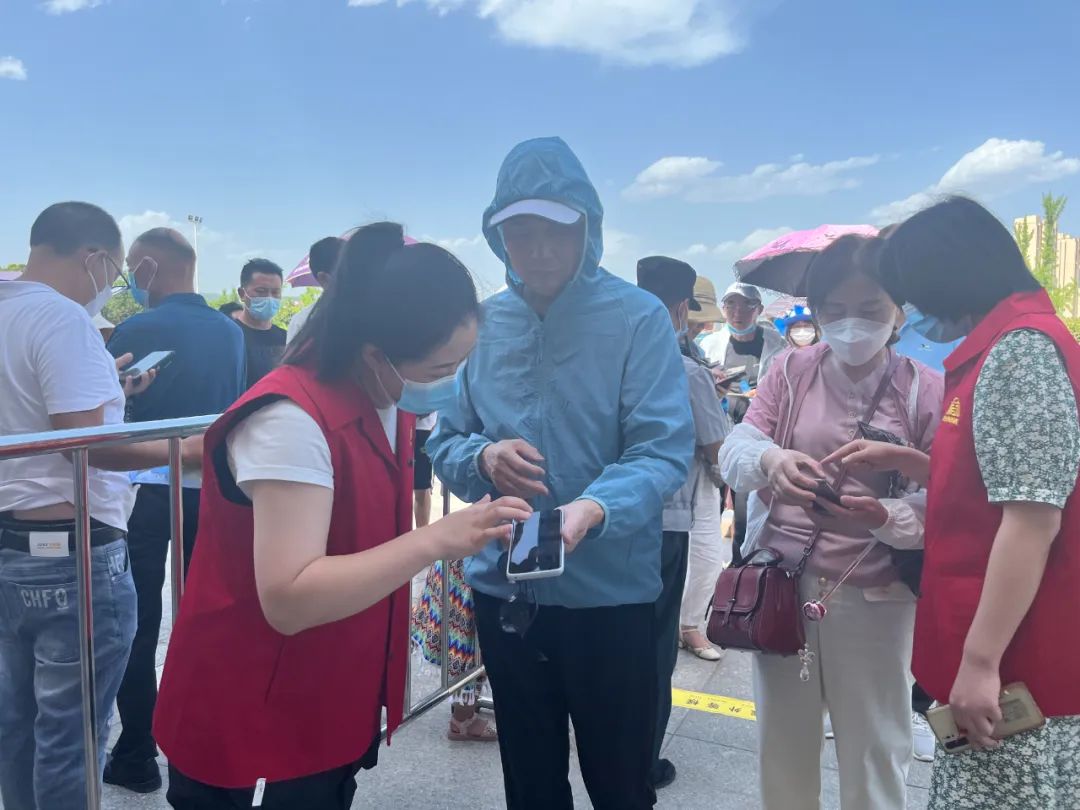 宝鸡青铜器博物院党支部开展“弘扬伟大建党精神”宣讲报告会暨“办实事庆华诞 巩固文明城市创建成果”主题党日志愿服务活动