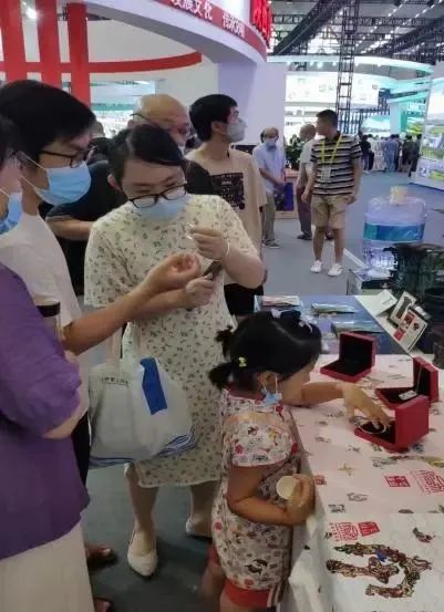 我院文创产品在第六届丝绸之路国际博览会展出