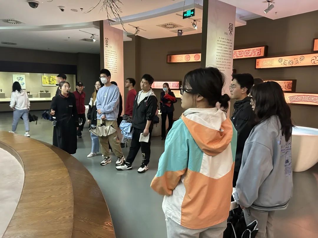 五四精神共传承 凝聚青春新力量